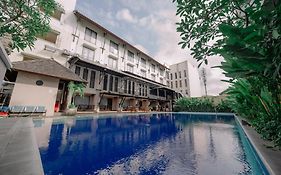 Grand Santhi Hotel
